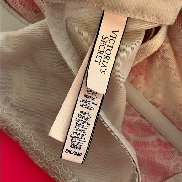 Victoria's Secret Lace Bustier Dream Angels Collection with Embellishments - Picture 7 of 8